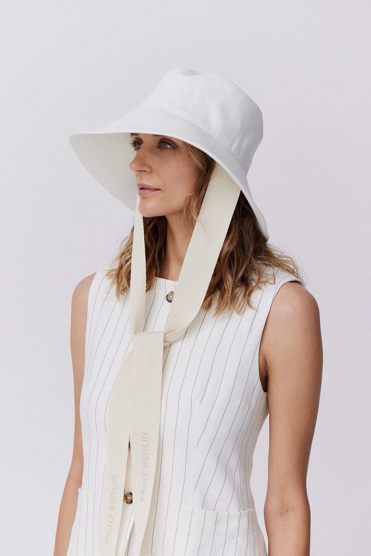 Cotton Bucket Hat Long Brim Weiß