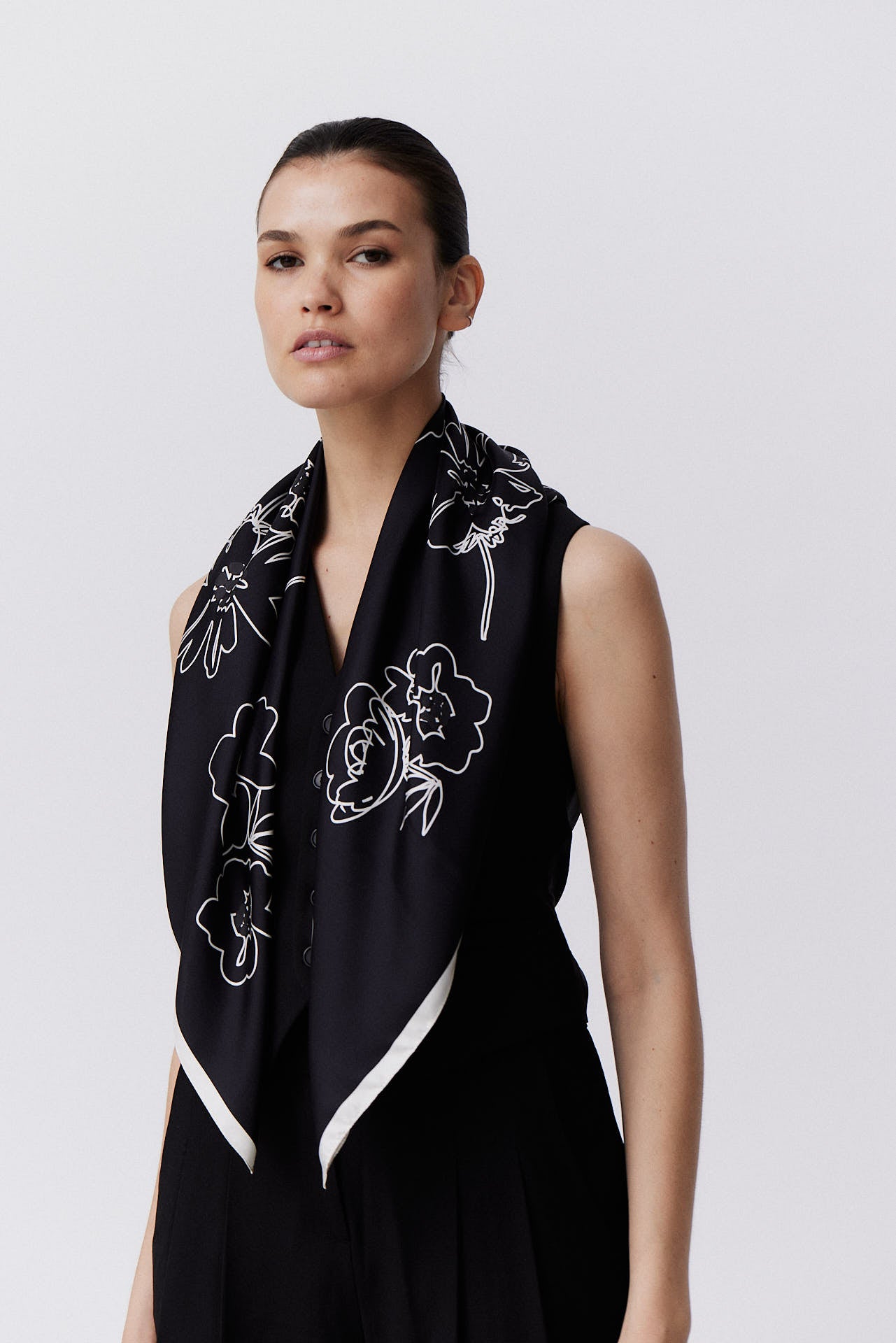 Silk Scarf Flowers 90 Black